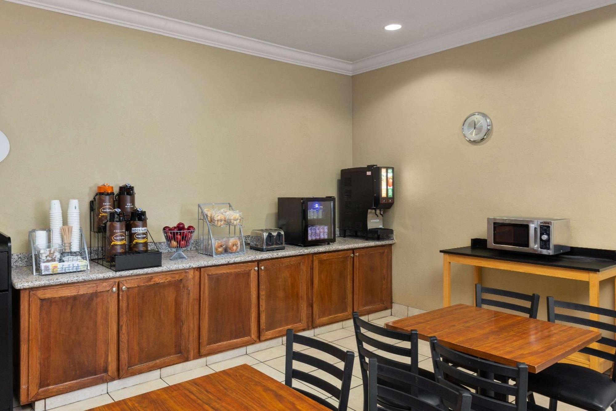Hotel Super 8 By Wyndham Roseburg Extérieur photo