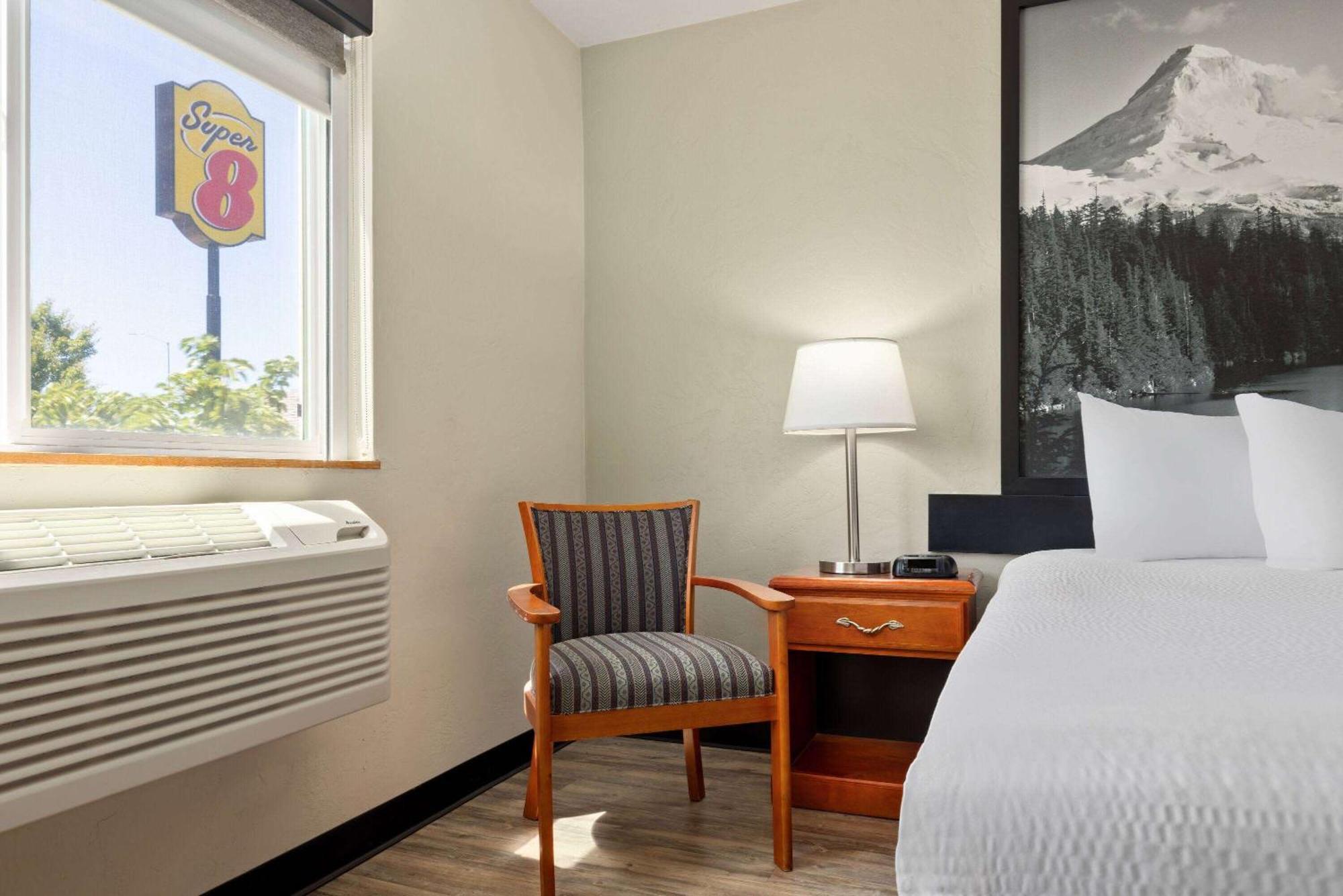 Hotel Super 8 By Wyndham Roseburg Extérieur photo