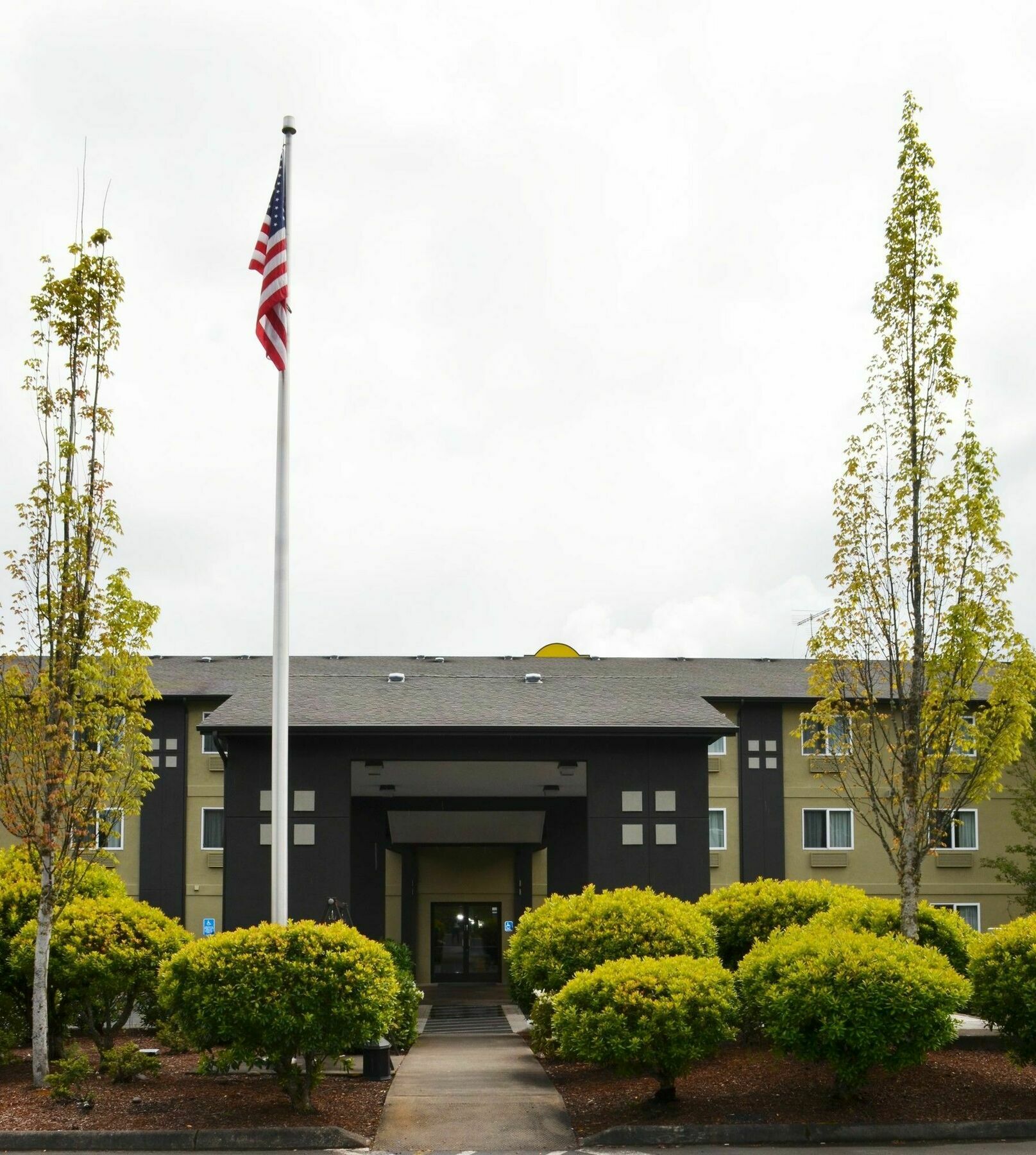 Hotel Super 8 By Wyndham Roseburg Extérieur photo