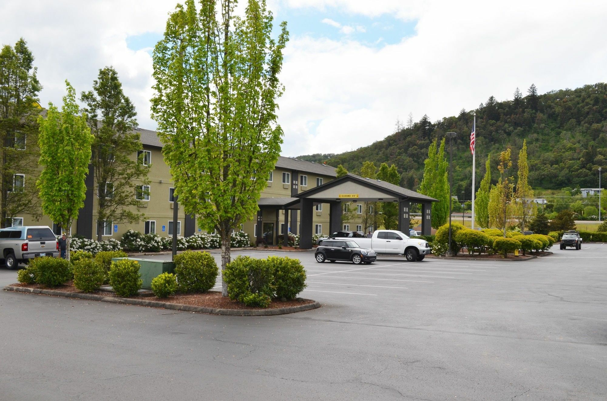 Hotel Super 8 By Wyndham Roseburg Extérieur photo